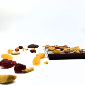 Tablette Noir « La Randonneuse » (pistache, raisin blond, cramberrie)